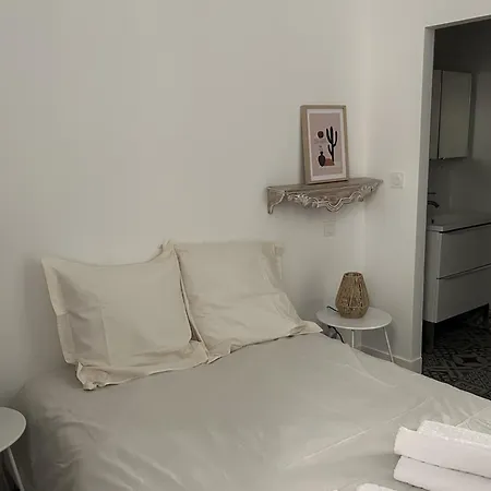 Spacious With Balcony Near Train Station * Carcassonne